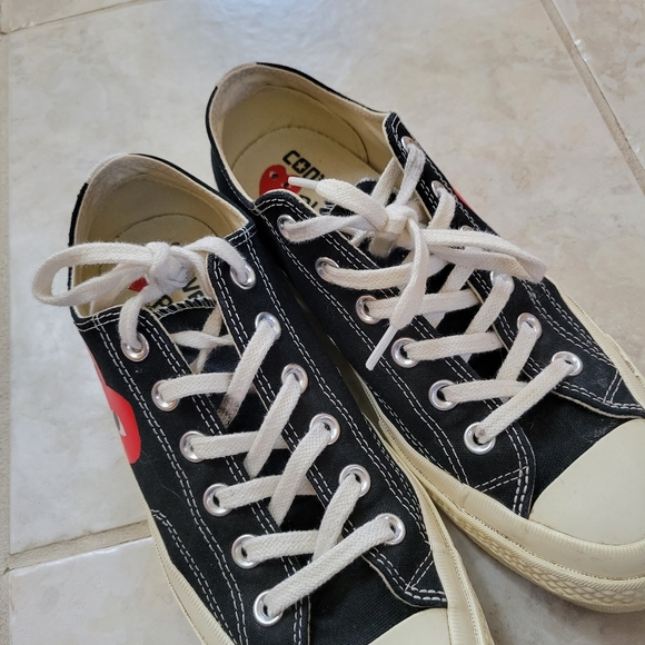 Comme Des Garçons PLAY x Converse Unisex Chuck Taylor Sneakers - Picture 3 of 7